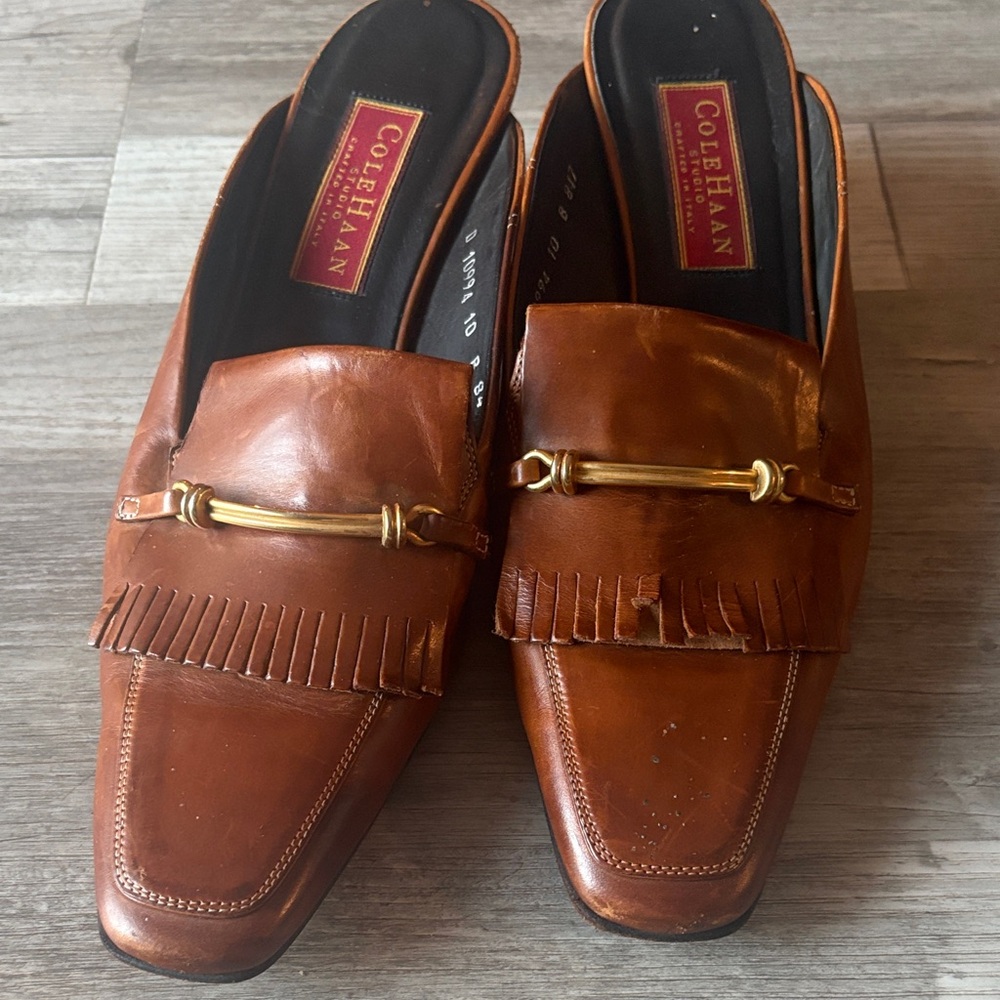 Cole Haan Woman’s Tan Leather Slip-On Loafers. Vintage. Comfortable